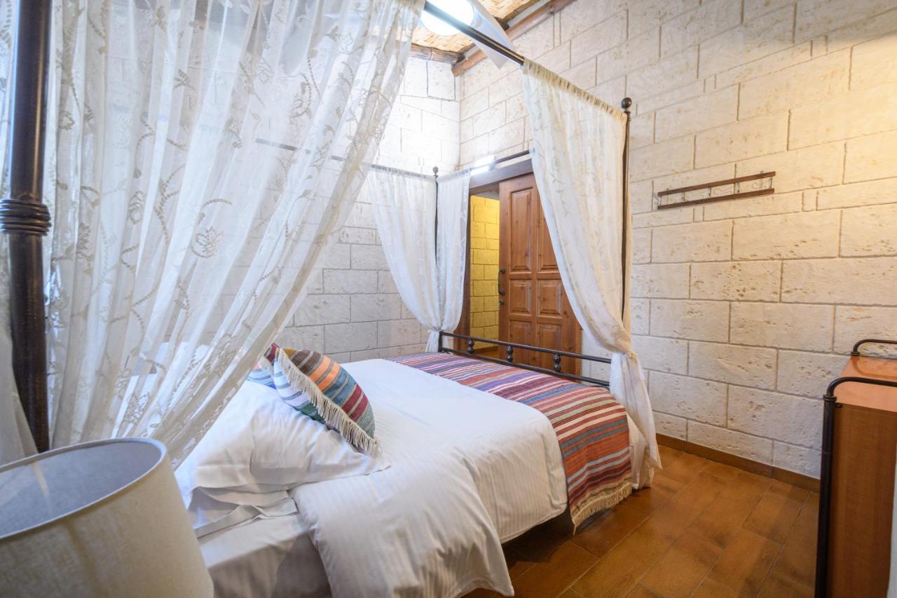 Vasiliou House Chandria