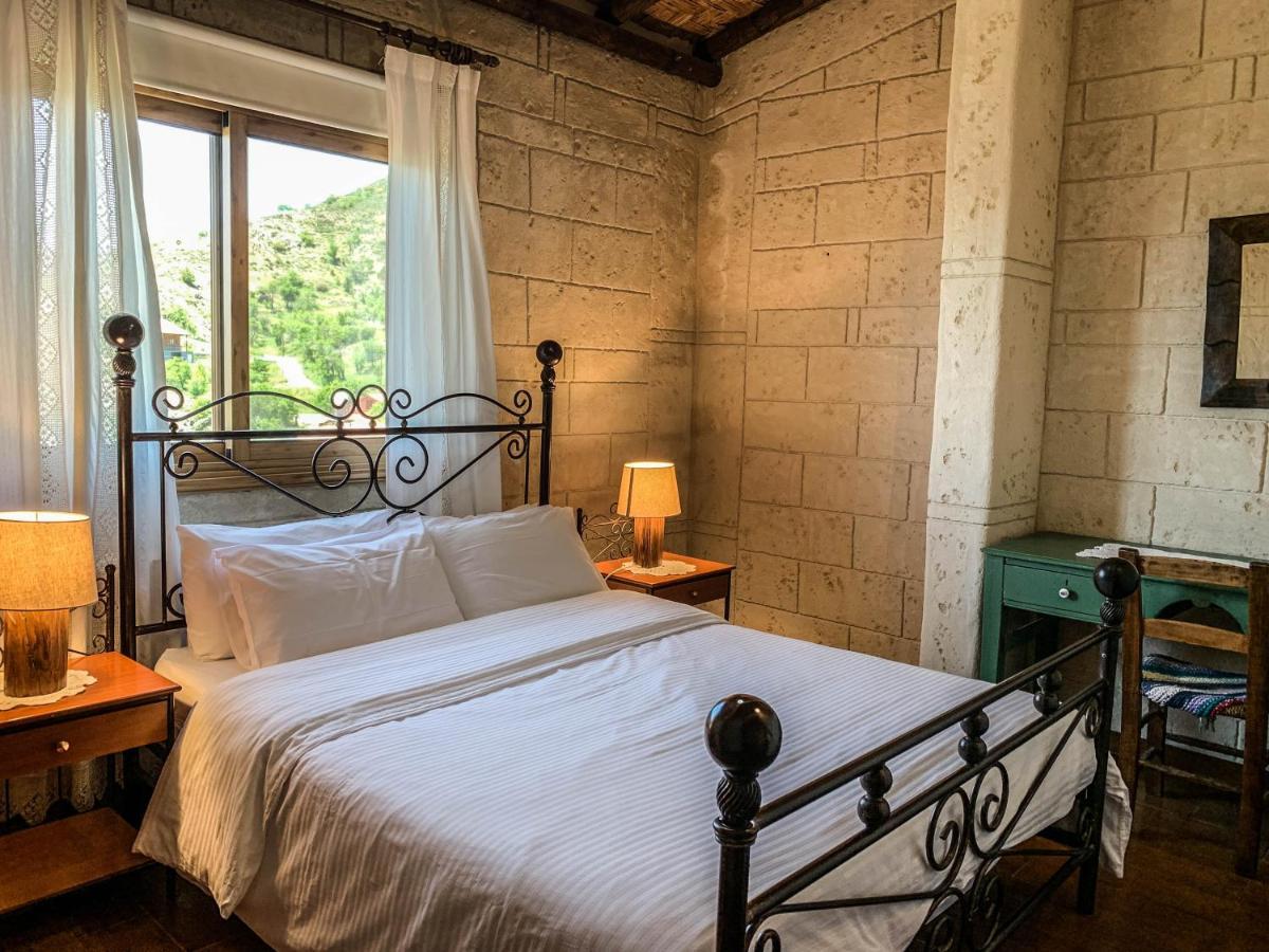 Vasiliou House * Chandria